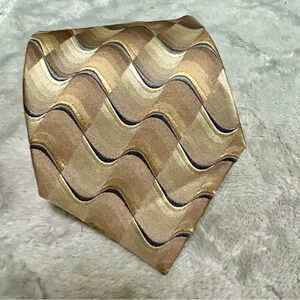 Geoffrey Beene Brown Wave Pattern Tie Silk NWOT 4” Wide 57” Long